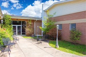 Nursing Home Savannah TN patio view